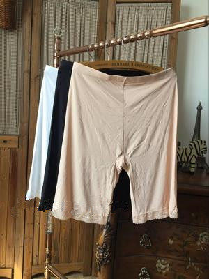 Anti-grinding legs will not grind the milk ice-wire elastic large size for anti-walking light Women safety four-corner pants 2 feet 8-4 ruler 5