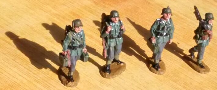 Spot] 1:72 l_lee model resin World War II German MG42 light machine gun unit 4 soldiers suit