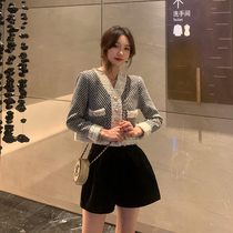 Xiao Xiang socialite style coat 2021 early spring black and white grid fashionable short nine-point sleeve tweed V neck coat women