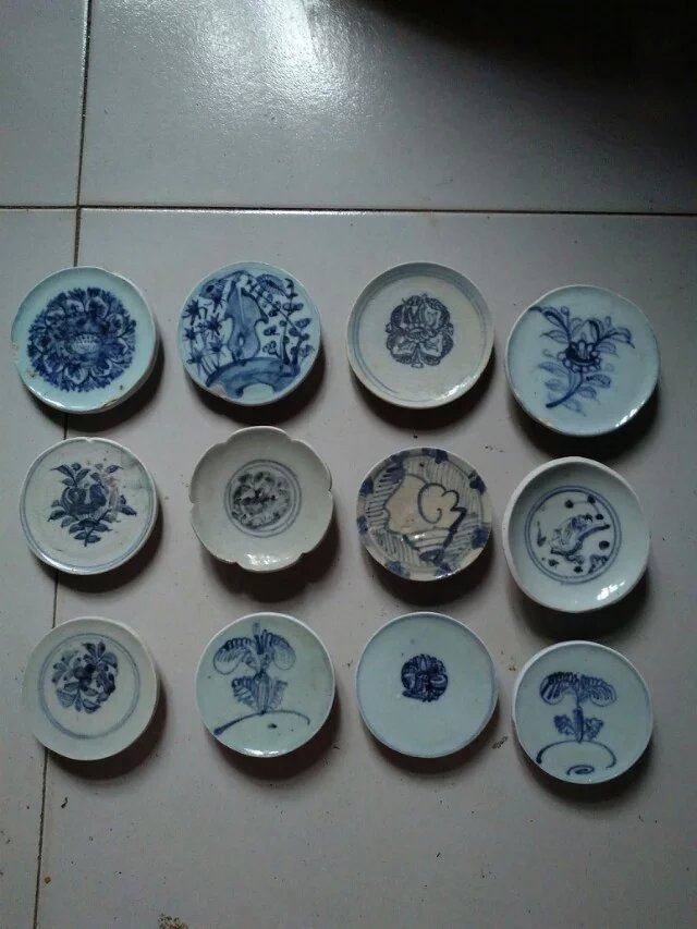 The green flower porcelain sheet