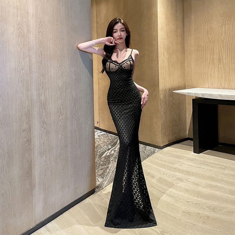 Long skirt, lace black sexy dress, french style, lifting effect Long skirt, lace black sexy dress, french style, lifting effect