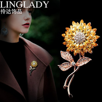 Sunflower brooch female Korean artificial crystal pin accessories Japanese and Korean fashion cardigan buckle New