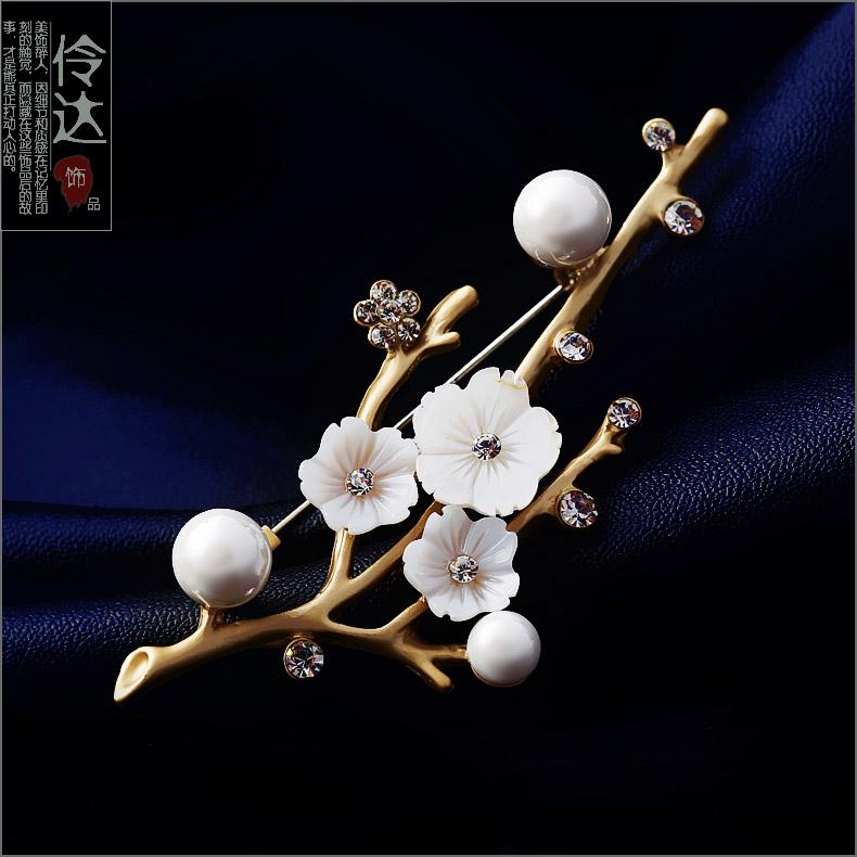 伶 达 饰品 Châu Âu và Mỹ retro giả ngọc trai hình bầu dục trâm brooch pin khăn choàng khóa tính khí đơn giản