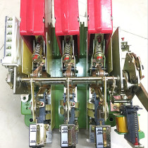 Shanghai Peoples DW10-600 3600 A with lever-operated automatic air breaker 600A
