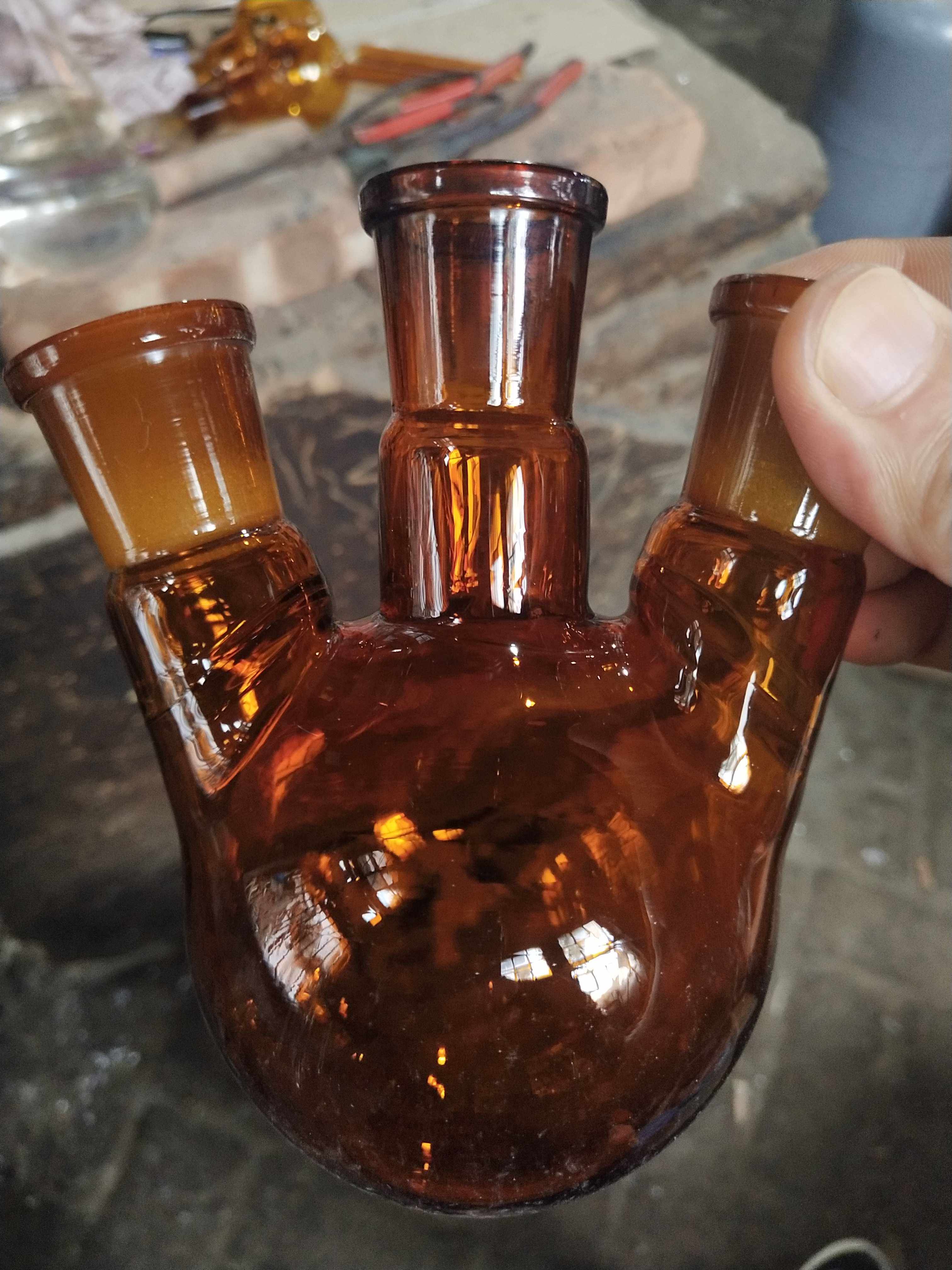 棕色三口烧瓶100ml加厚三口烧瓶，棕色三口反应瓶，规格齐全