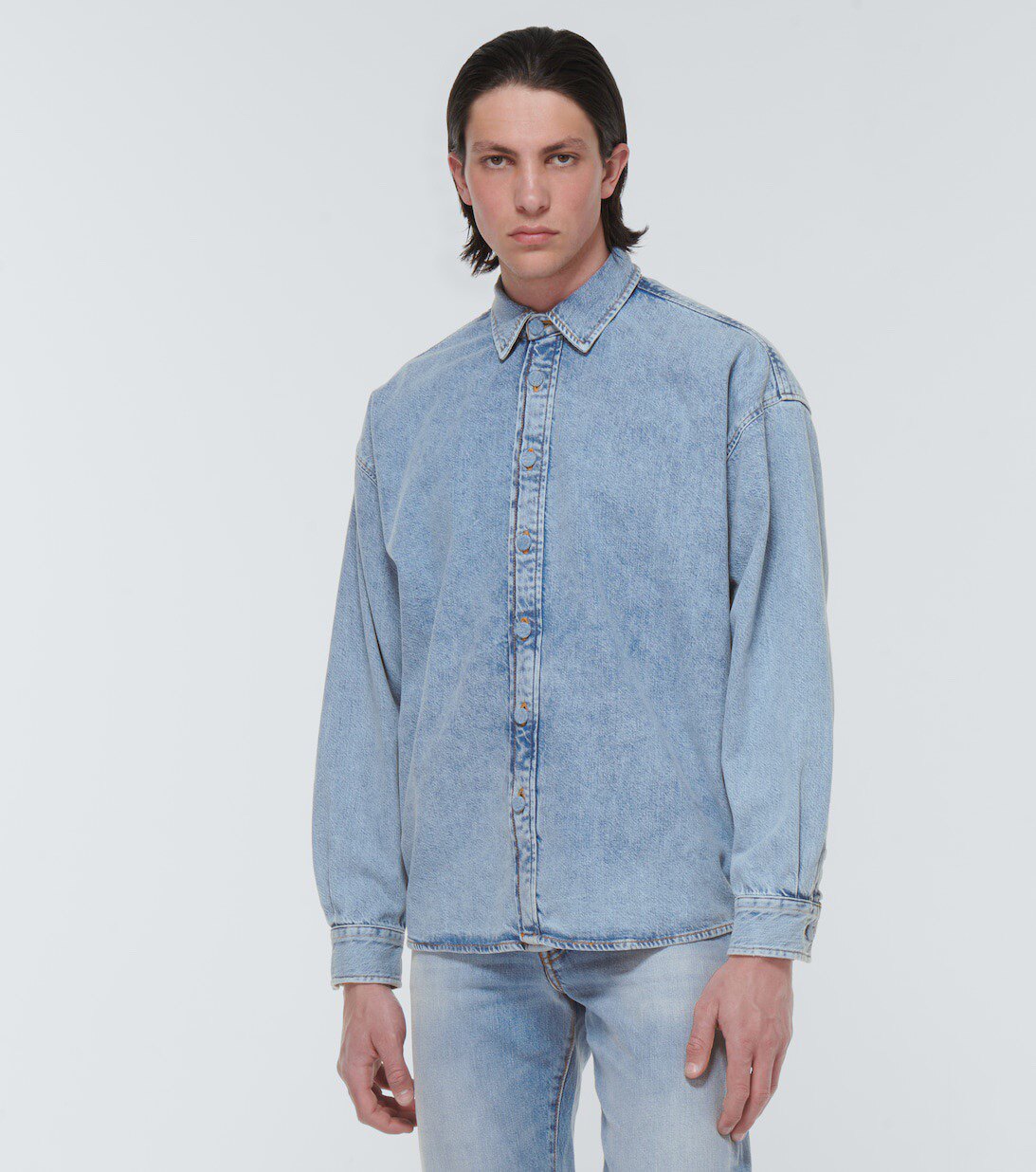 Джинсовая рубашка as denim button-up shirt as 水洗牛仔衬衫