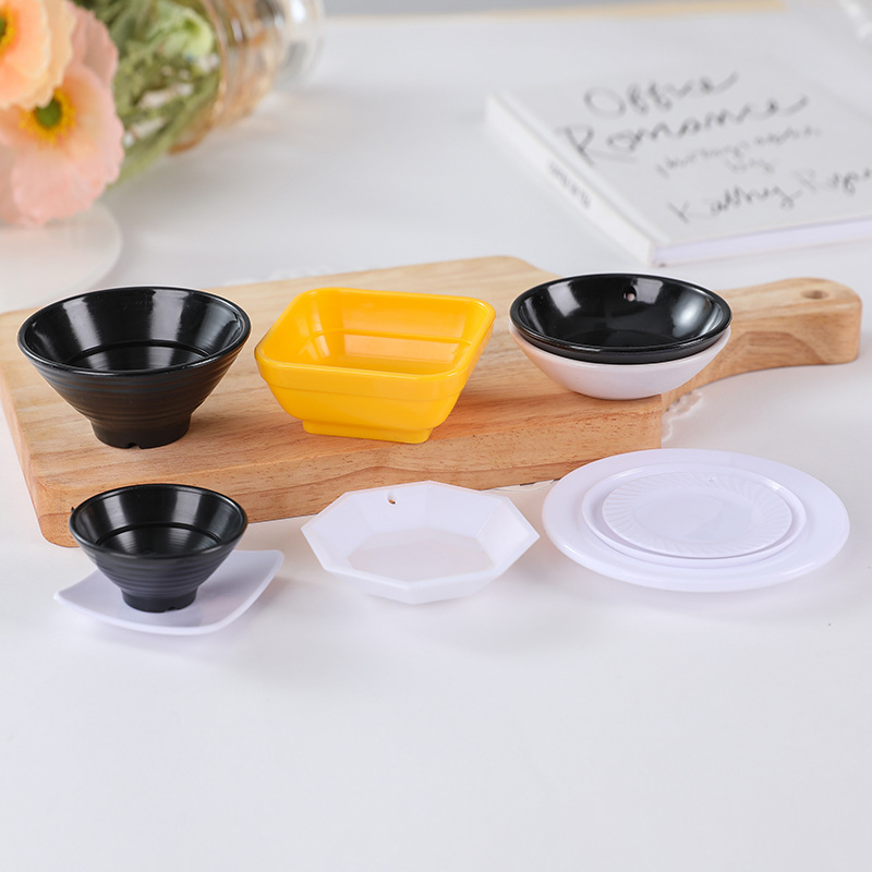 DIY微缩食玩:打造精致圆形餐桌椅的奇幻之旅