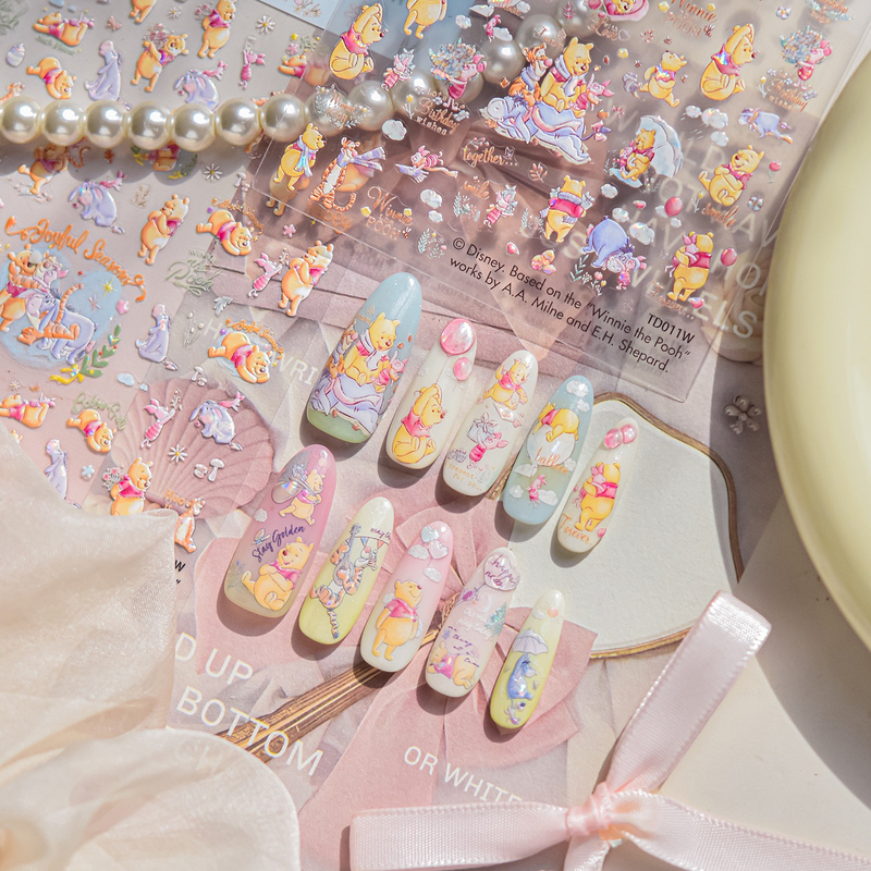 Winnie the Pooh Disney & Tomoni Collaboration Shell Light Nail Art Stickers Official Collaboration Td Series 011W