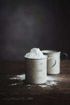 For old measuring cups INS Wind iron art retro baking posing still life gourmet shooting (second store prop shop)