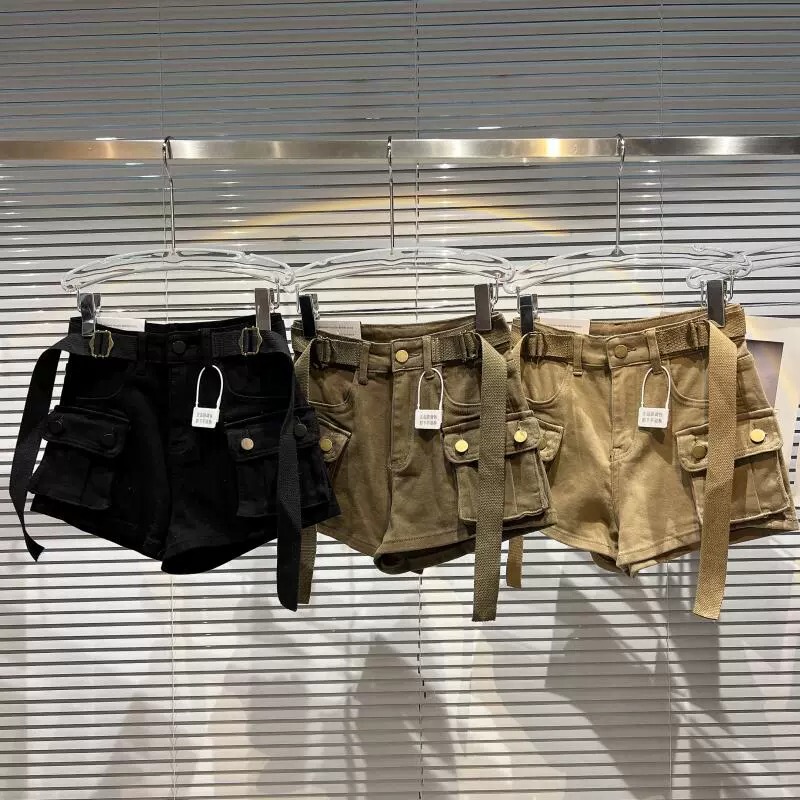 Trendy 2026 Spring New Motorcycle Girl Style Big Pocket Buckle Waist Three-Quarter Denim Cargo Shorts