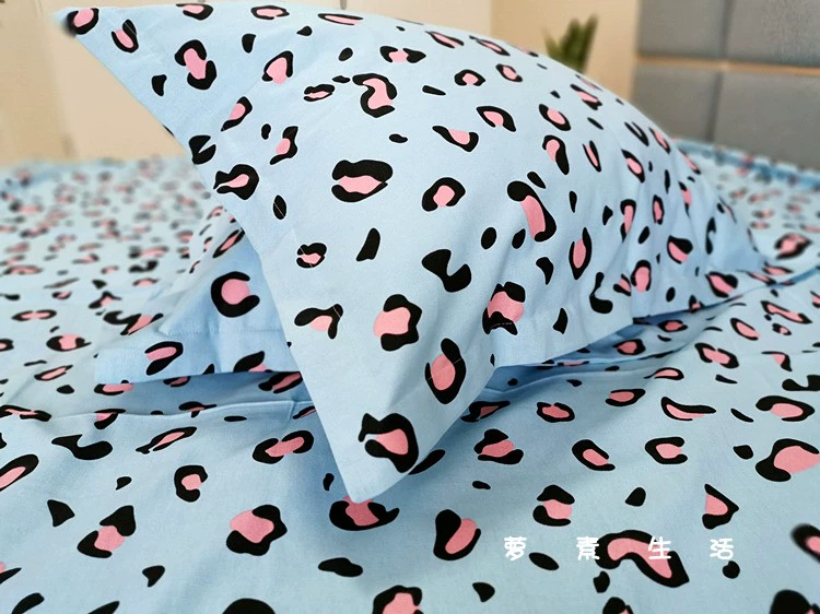 Cotton cũ thô da báo in đơn mảnh lưới đỏ bông đôi chăn mat lanh màu hồng 1,8 m giường - Khăn trải giường ra giường