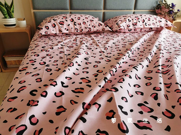 Cotton cũ thô da báo in đơn mảnh lưới đỏ bông đôi chăn mat lanh màu hồng 1,8 m giường - Khăn trải giường ra giường