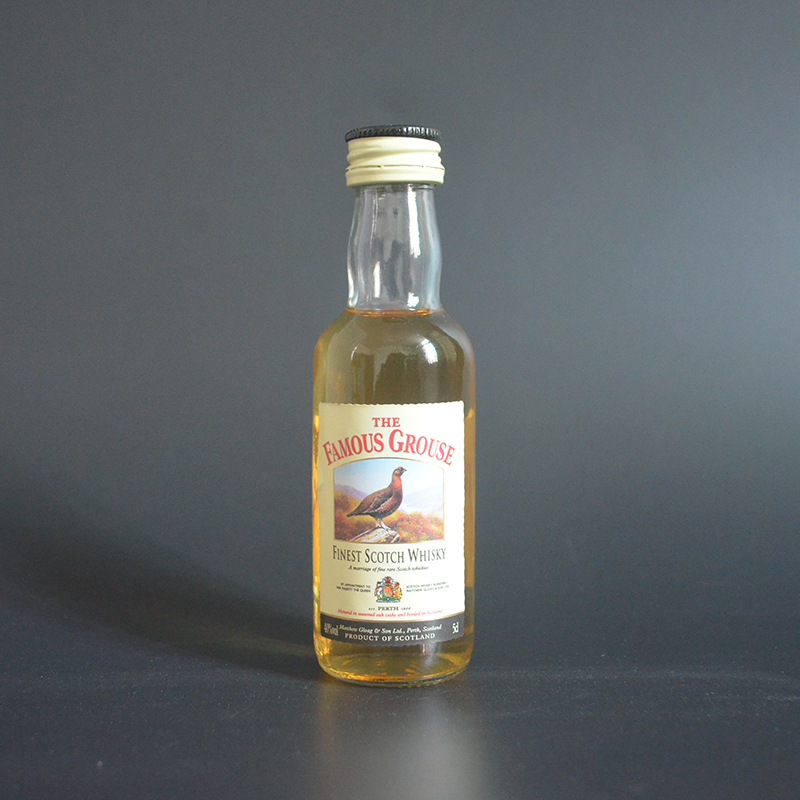 Foreign Wine Edition Weique Old 50ml Whisky White Label Glass Bottle Old Mini Decoration Collection