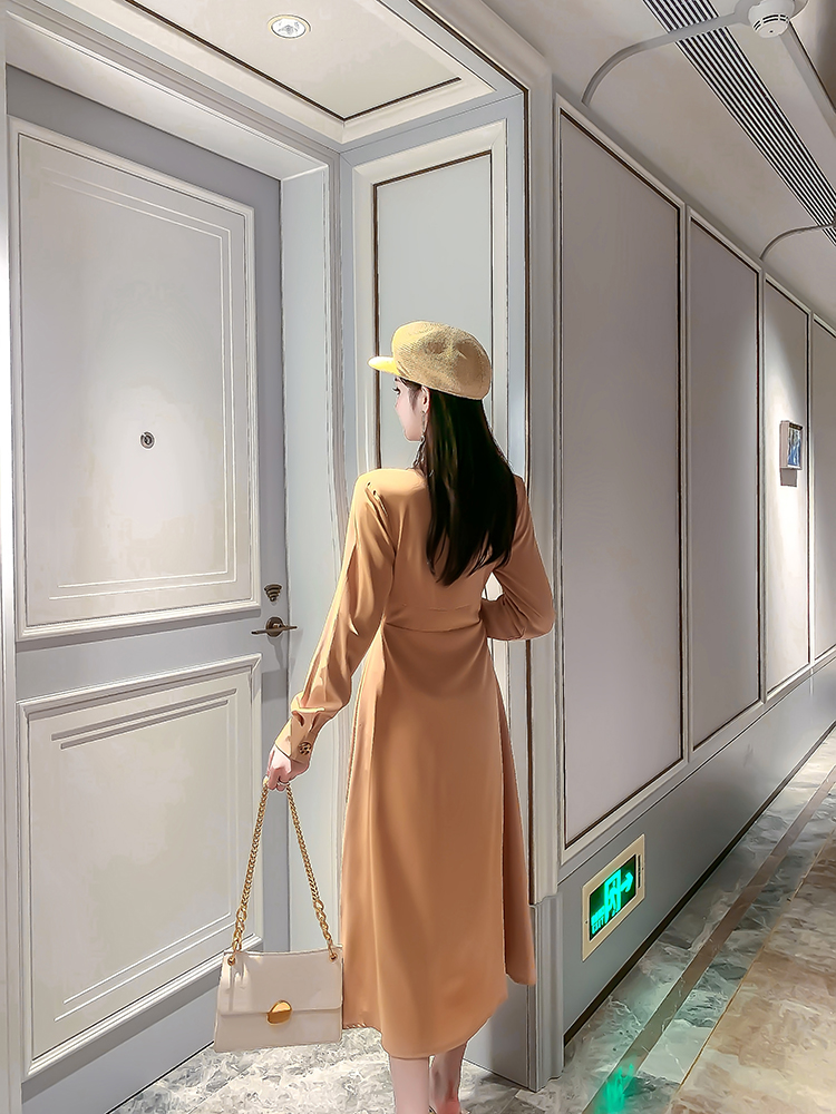 VK旗艦店 韓系時尚V領氣質單排釦長版收腰長袖洋裝