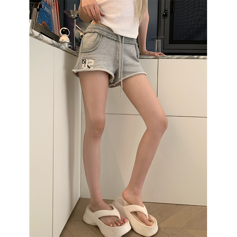 Jmj American Retro Small Embroidered Rolled Hem Elastic Waist Three-Quarter Pants for Women, Loose Casual Design Versatile Shorts