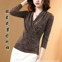 New long sleeve knitted T-shirt pattern 2021 spring and autumn winter women's jacket small shirt base shirt model cut-off