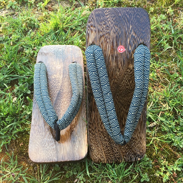 Black Lacquered Wooden Clogs, Japanese-Style Solid Wood Clogs, Summer Flip-Flops, Burnt Paulownia Wood Clogs for Men, Cosplay Wood Clogs