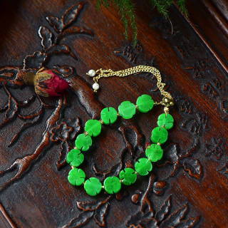 Dry green four-leaf clover 14k design natural jade