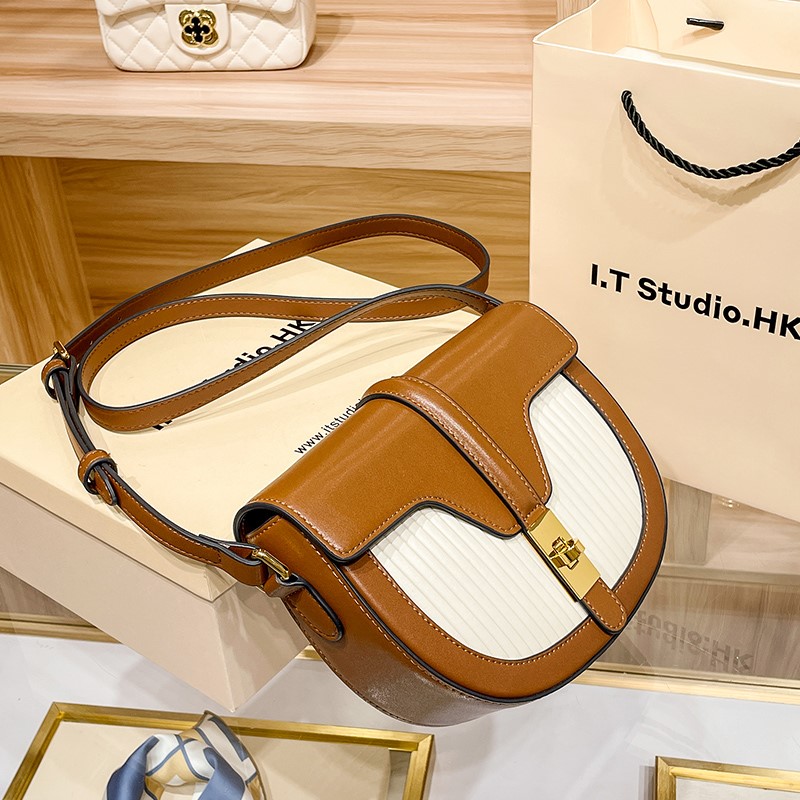 Genuine leather saddle bag women's 2022 new summer explosion style feeling hit color all-match one-shoulder messenger women's bag pet bag