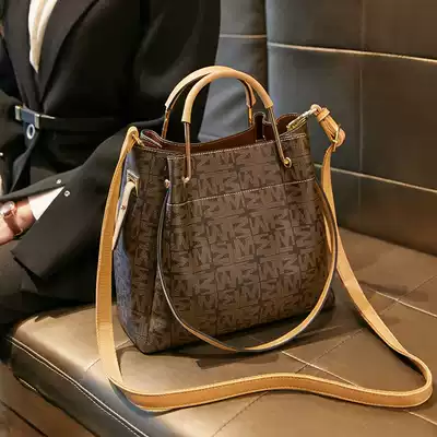 ITSK women's bag 2021 new trendy autumn and winter all-match one shoulder messenger bag female foreign school high-end leather bucket bag