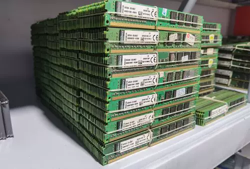 Память Kingston DDR3 4Г 8Г 1333 1600 для настольного компьютера ADATA полностью совместима с памятью третьего поколения