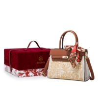 Белые бретели, красная подарочная коробка, с вышивкой