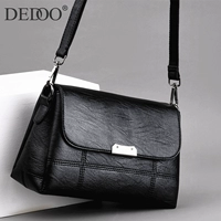 Черная мягкая ткань