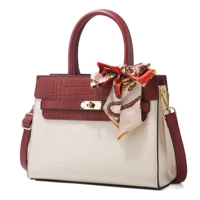 Красный и белый паттер