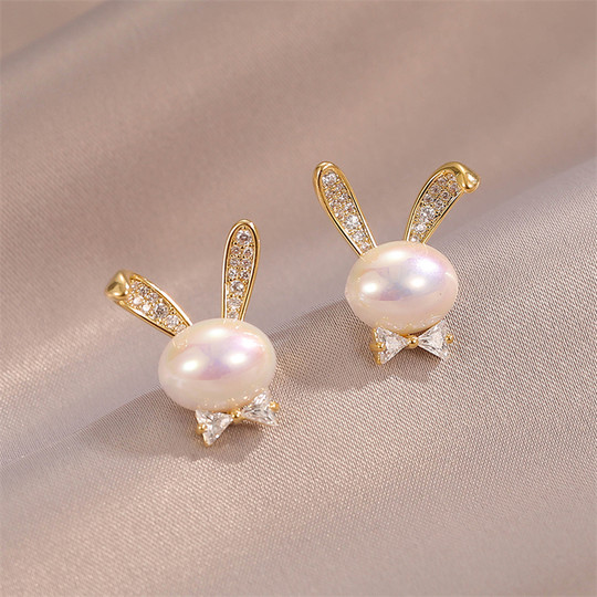 British Dura Walk Pearl Rabbit Earrings for Women, Versatile Sterling Silver Earrings, Youthful Luxury Trendy Style Studs
