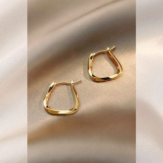 British Dura Walk Elegant Gold Earrings for Women, Plain Hoop Ear Clips, 2025 Hot-Selling Earrings, Ear Hoops, Ear Studs, Ear Accessories