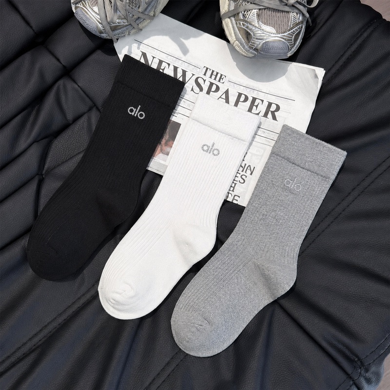 2026 New Popular Women's Socks for Summer, Thin Mid-Calf Socks, Breathable, Versatile, Comfortable, Letter Stripe Stacked Socks