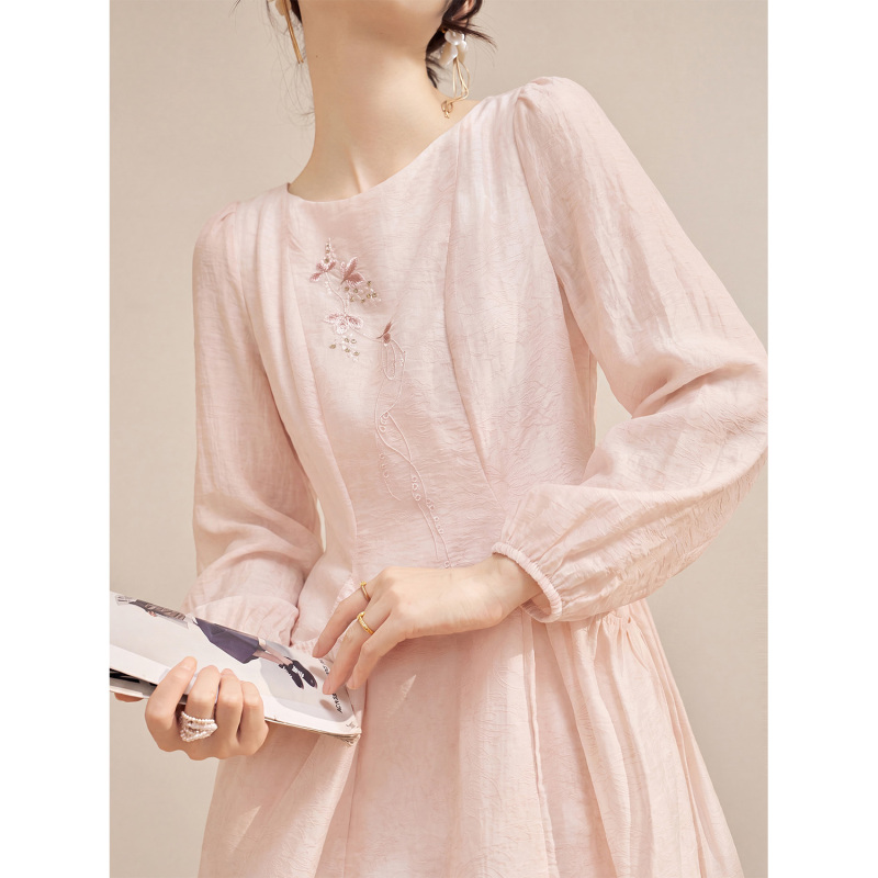 Flowing Era2026 Unique and Beautiful Pink Waist-Cinching Long Dress with Textured Embroidery and Long Sleeves for Women