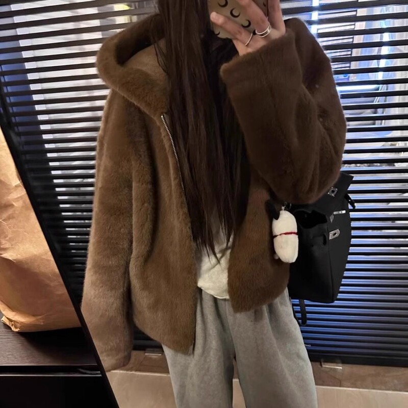 Eco-Friendly Faux Mink Fur Short Thick Hooded Jacket for Women, New Autumn and Winter Style, Fur Integrated Loose Coat
