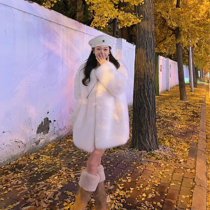 Eco-Friendly Fox Fur White Fur Coat for Women, Mid-Length, High-End, Thickened Fur Coat for Women, Winter, Young Style