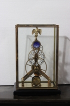Pure copper gold-plated mechanical frame clock with pure copper eagle sculpture on the top without time chime