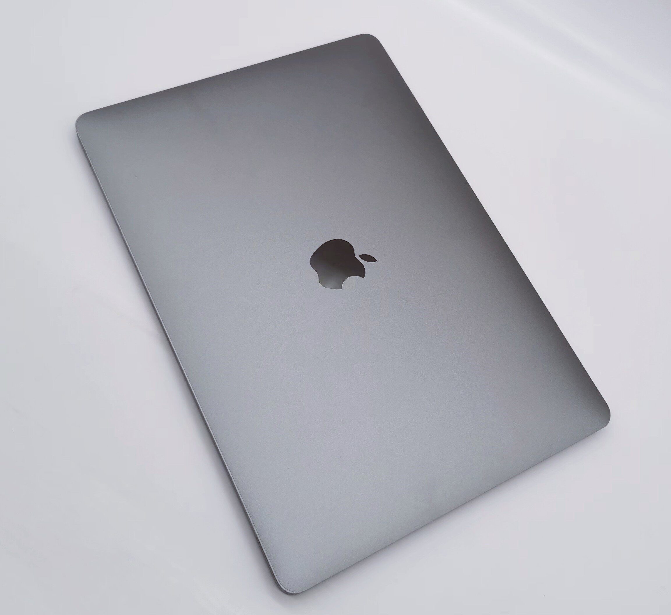 Подержанные ноутбуки 苹果二手笔记本apple macbookpro 13.3视网膜款 触控条 设计 剪辑