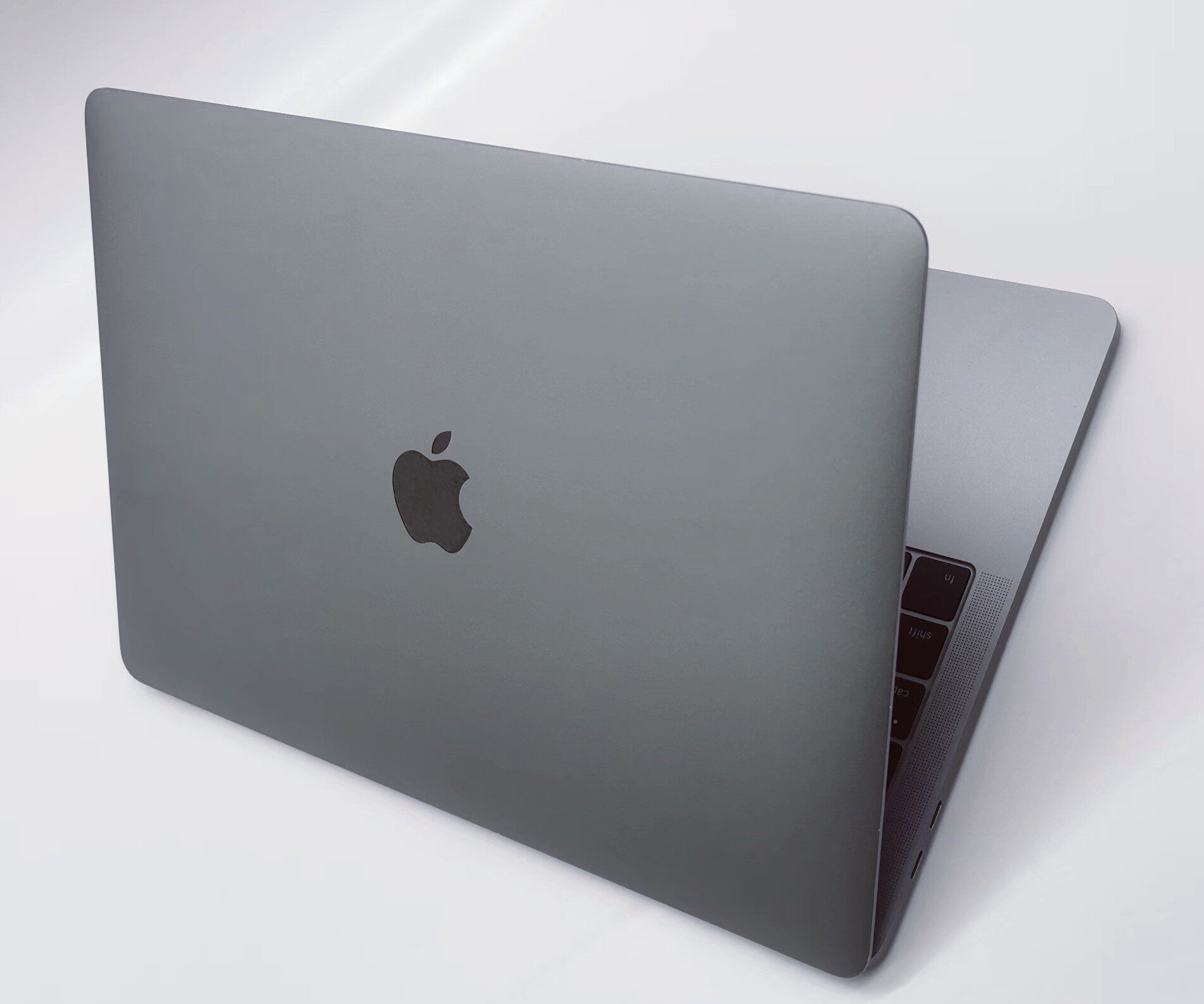 Подержанные ноутбуки 苹果二手笔记本apple macbookpro 13.3视网膜款 触控条 设计 剪辑