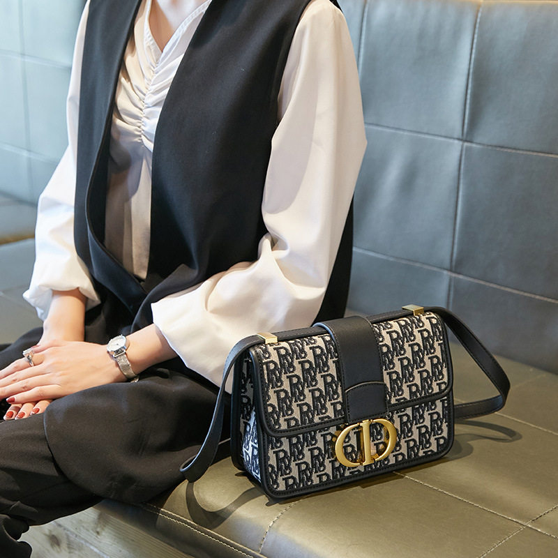 French official Caring Koko ~ Yan value resistant to genuine leather bag with small fragrant wind obliquely cross single shoulder bag