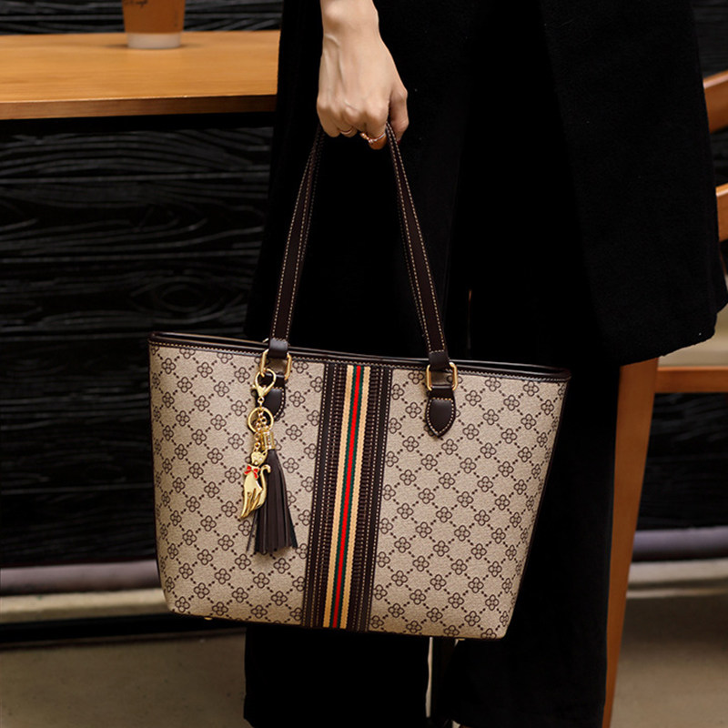 France Caring Koko ~ 