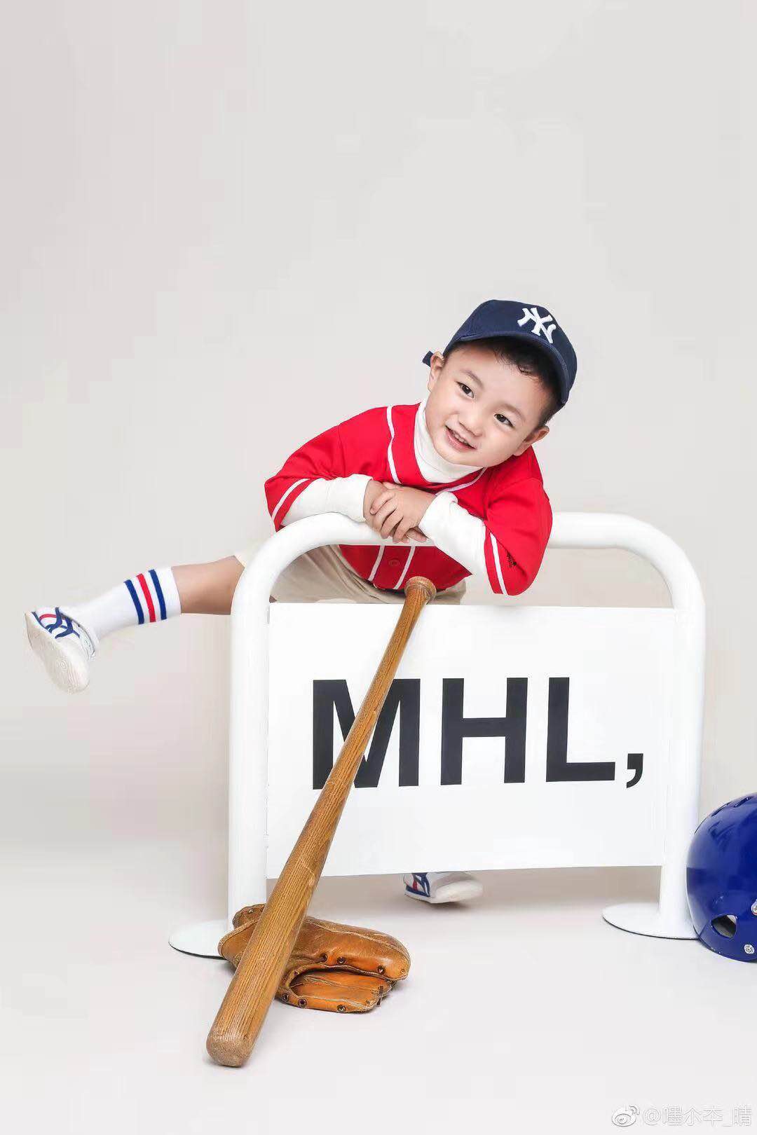 Children's Photography Props 3-5 Year Old Baby Photographed Iron Art Assisted MHL Creative Outscene Props 