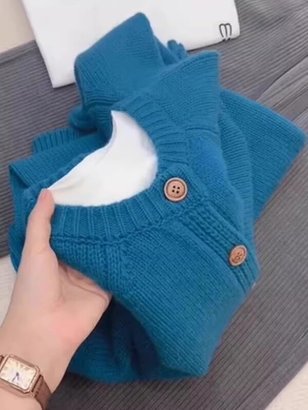 High-End European-Style Beautiful Round-Neck Blue Sweater Coat for Women, Winter Puyuan Raccoon Fur Soft and Cozy Lazy Knit Cardigan