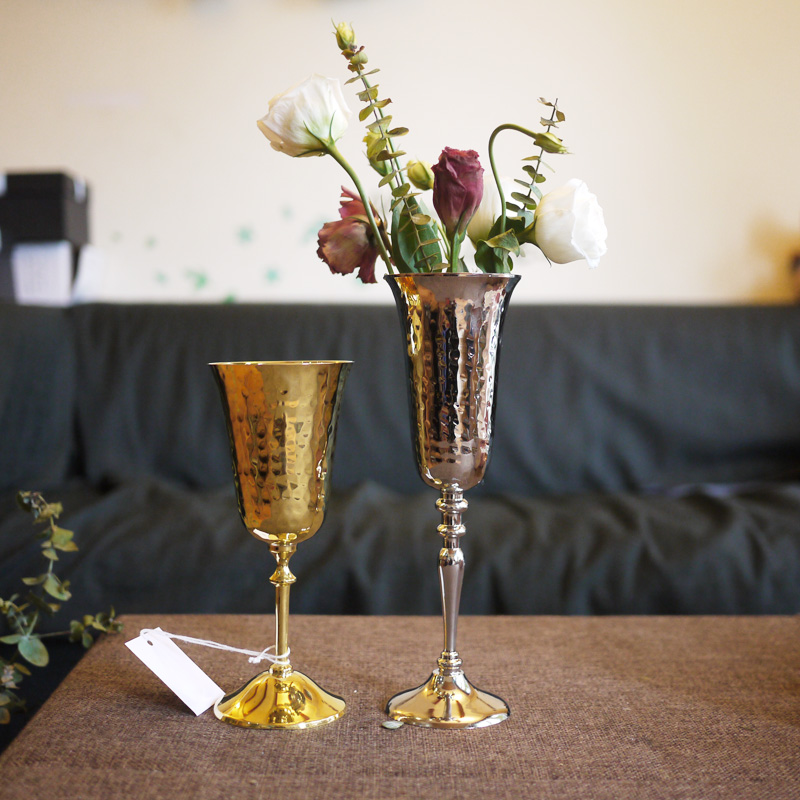 India imports hand metal hammer cup-shaped flower metal gold small vase for glass decoration