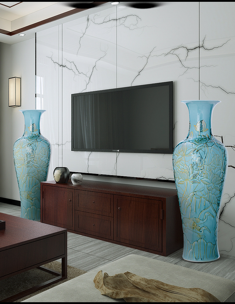 Jingdezhen ceramic paint large vase celadon carving flower arrangement sitting room adornment is placed large Chinese style hotel