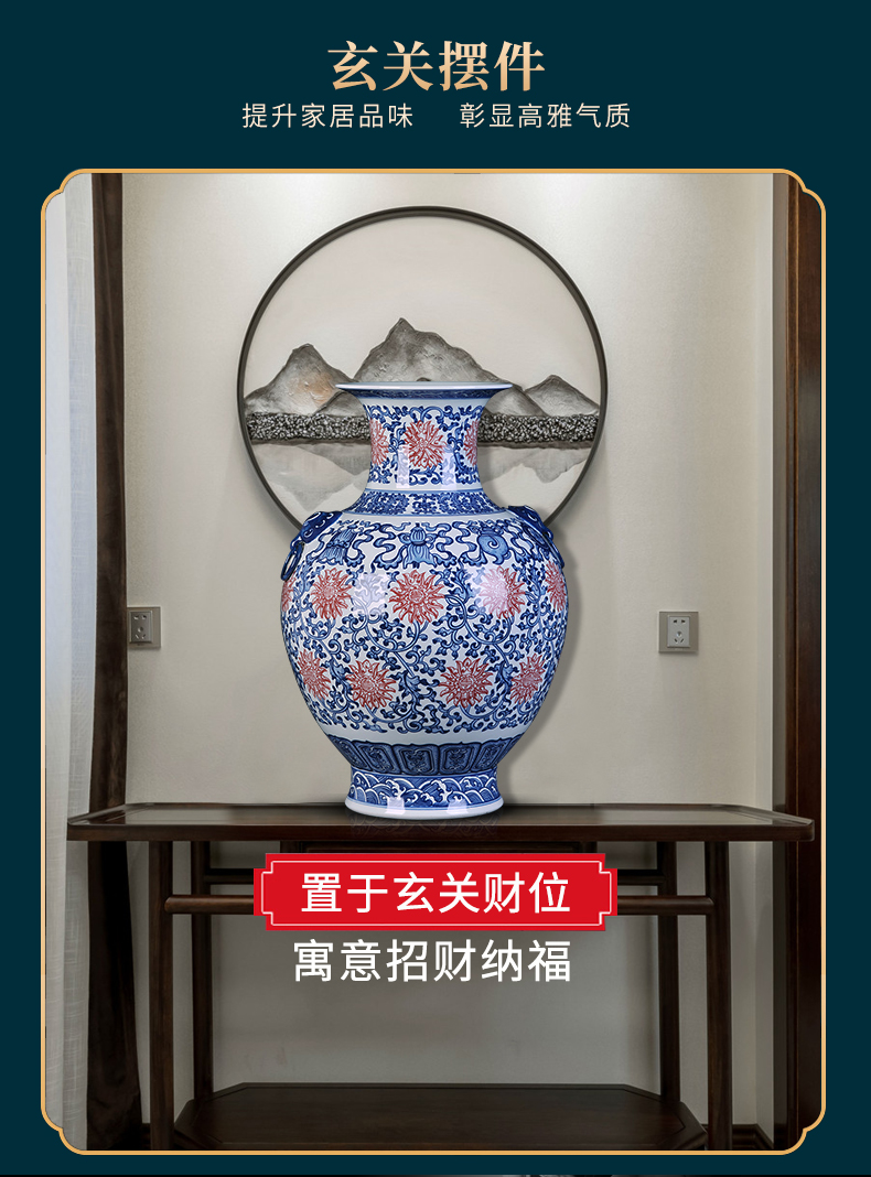 Antique blue and white porcelain of jingdezhen ceramics craft supplies the sitting room of Chinese style household furnishing articles dried flowers in the vase