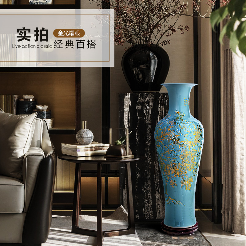 Jingdezhen ceramic paint large vase celadon carving flower arrangement sitting room adornment is placed large Chinese style hotel