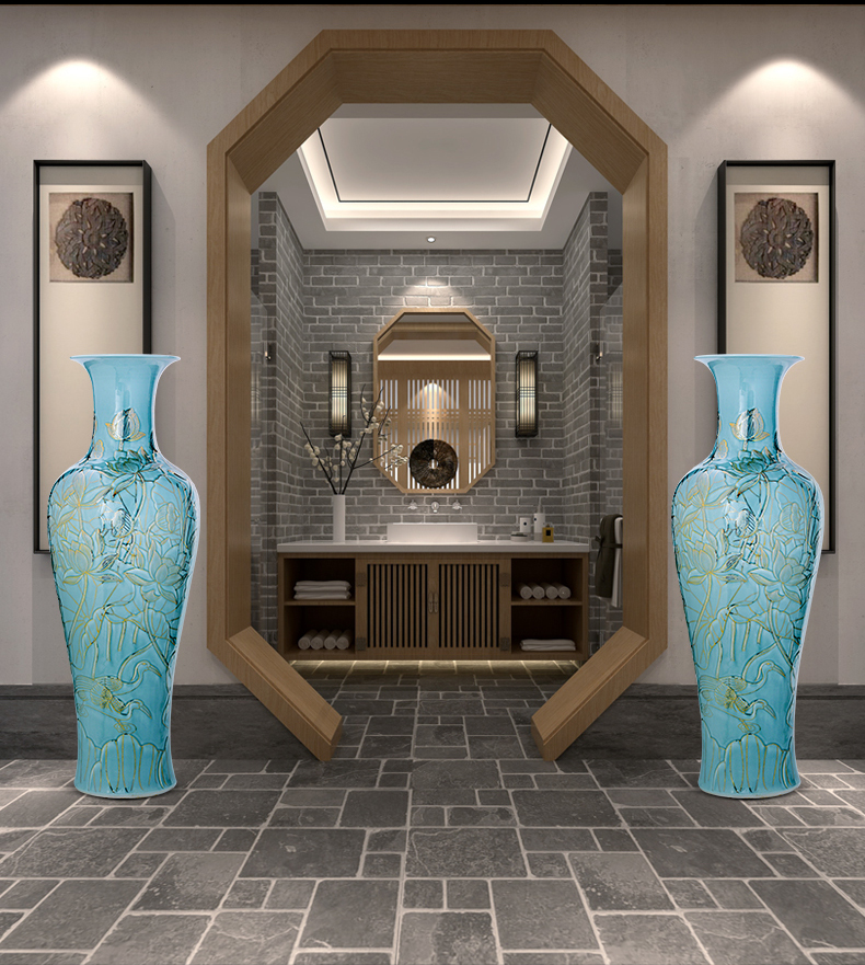 Jingdezhen ceramic paint large vase celadon carving flower arrangement sitting room adornment is placed large Chinese style hotel