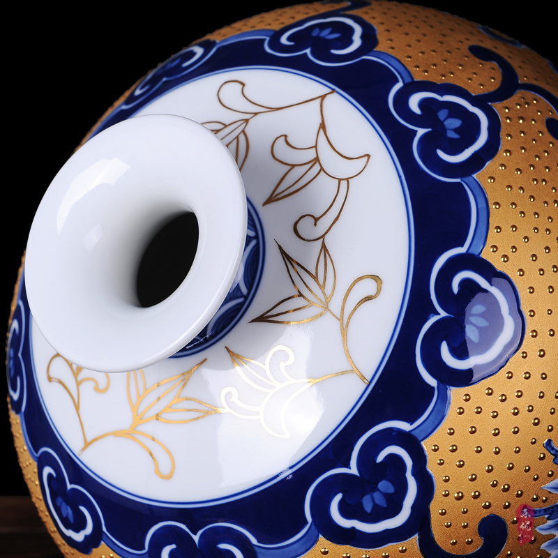 Jingdezhen ceramics gold kirin blue and white porcelain vase spit bead modern fashionable sitting room adornment is placed the process