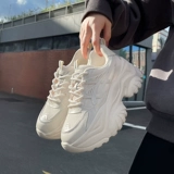 Высокая летняя дышащая белая обувь на платформе, тонкая универсальная спортивная обувь, из натуральной кожи, коллекция 2023
