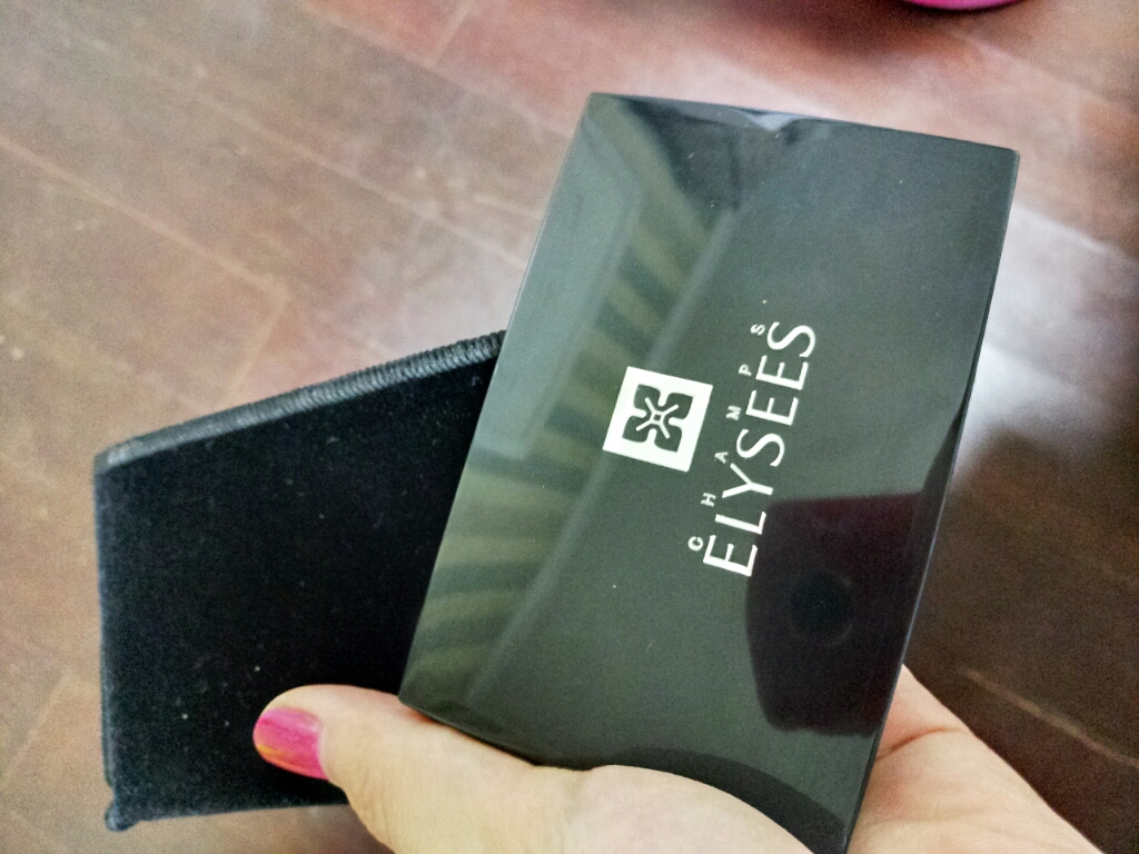 浪漫香榭丽 凝脂恒久粉饼带镜子好不好用，入手后7天来评价,第2张