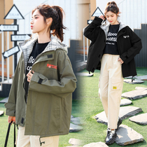 Pregnant womens autumn jacket 2021 new top Korean loose short fake two-piece cardigan large size casual windbreaker trend